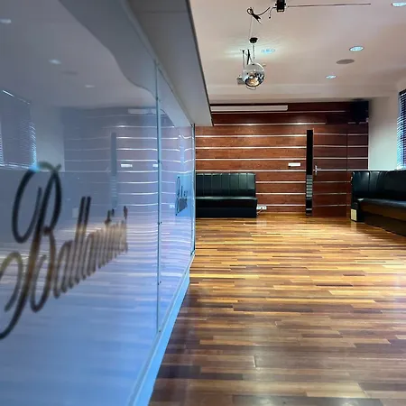 Promyk Wellness & מלון קרפאז'