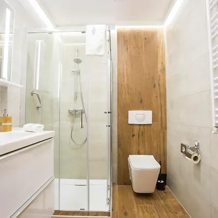 Promyk Wellness & מלון 3*